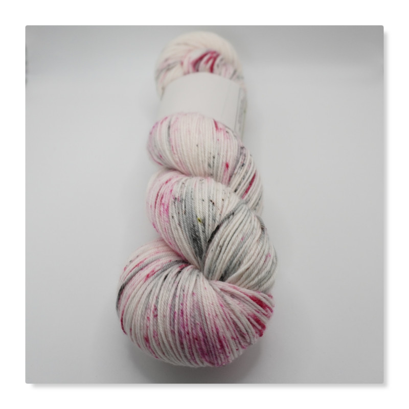 GRAPHITE ROSE